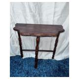 22x11x20 3 legged table