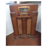 Vintage Farnsworth BC83 Floor Radio
