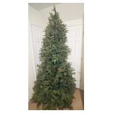 7 FOOT CHRISTMAS TREE 3 PARTS - LIGHTS DONT WORK