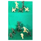 VINTAGE GRENN AND WHITE MOLDED PLASTIC ARMY MEN
