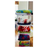 10 THICK, NICE BEACH TOWELS, PLACTIC SHELF UNIT