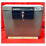 SENTRY AA 213348 LOCK BOX SAFE WITH KEY - HEAVY