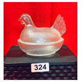 VINTAGE GLASS HEN ON A NEST - 5.5 INCH WIDE