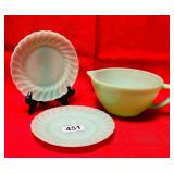 VINTAGE JADEITE BATTER BOWL W SPOUT, 2 RIBBED PLTS