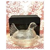 VINTAGE GLASS HEN ON A NEST 6 INCH WIDE