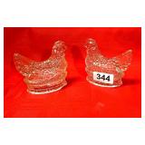 SET OF 2 VINTGE MINI GLASS ROOSTER - CHIP ON 1