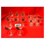 SPODE CHRISTMAS 4 MUGS, 8 WINE GLASSES