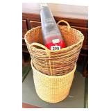 BLACK & DECKER HAND VACUUM & 2 BASKETS