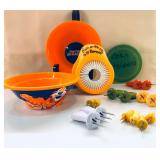 LOADS MINI PYREX BOWLS, TONY THE TIGER, CORN ETC