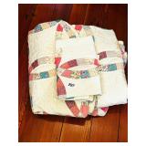 WEDDING RING QUILT WITH 2 SHAMS