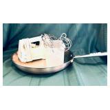 LARGE STAINLESS FRYING PAN & BLACK & DECKER MIXER