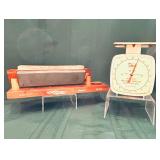 VINTAGE REMINGTON KNIFE SHARPENER, "IDEAL" SCALE