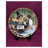 'DOROTHY MEETS THE SCARECROW' COLLECTORS PLATE