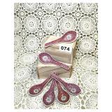 6 FAMILLE ROSE OR MUN SHOU PORCELIAN SPOONS
