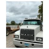 1997 Mack CH613