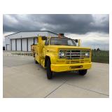 1978 GMC 6000 1200 Gallon Runway Deicer with 35' Spray Boom
