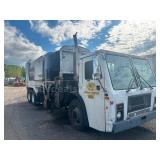 2007 Mack LE w/Labrie Garbage Truck