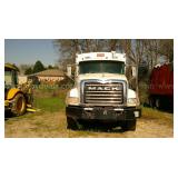 2016 Mack GU813