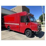 2000 Freightliner MT45 Chassis Cargo Truck