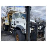 2010 Mack GU713