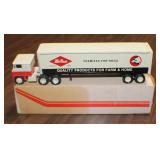 DRH McNess 18-Wheeler Die-Cast 1:64