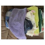 LR Box of Bathroom Linens