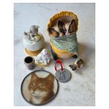 3A5  Flat of Cat Figurines