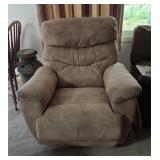 LR Women's La-Z-Boy Rocker Recliner