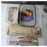 3A5 Flat of Miscellaneous Kitchen Items