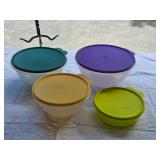 E 3 Nesting Tupperware Bowls & Storage Keeper