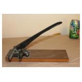 BR2 Nut Cracker