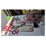 106a Miscellaneous Christmas Decorations NO SHIP