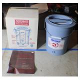 L NEW? Aero Bait Battery Bait Bucket