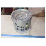 TB Frabill Stumpy Galvanized Full-Floating Bait Pa