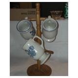 HK12A 6 Mug Coffee Mug Tree w/3 Pfaltzgraff Villag