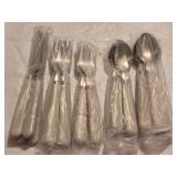 HKB4 20pc Gibson Plastic Handled Silverware Set