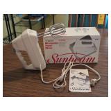 HKCL5 Sunbeam 4-Speed Mismaster Hand Mixer