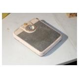 L- MCM Dainty Maid Bathroom Scale Seems Accurate @