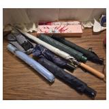 HHCL12 Box Full of Umbrellas