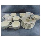 VTG Red Wing 'Bob White'  11 Dinner Plates, Cup &