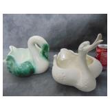 Two VTG Hull Swan Planters
