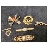 VTG Brooches