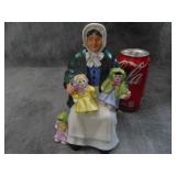 VTG Royal Doulton Figurine 'Rag Doll Seller'