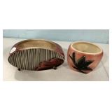 Two VTG Hull Pottery Vases