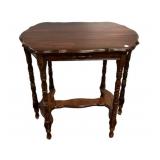 VTG Scalloped Accent Table 29'h., 30'w