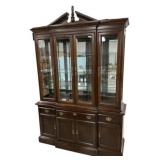 Huffman Coos Traditional China Cabinet