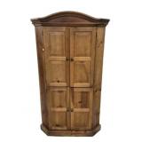 70'h., 42'w., Country Classics Pine Corner Cabin