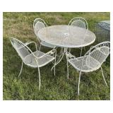 Wrought Iron Painted White Table and Four Chair Pa