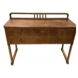 Walnut 19th-century Victorian bobbin-turned dressi