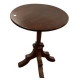 Antique Round Pedestal Side Table 29'h., 22'dia